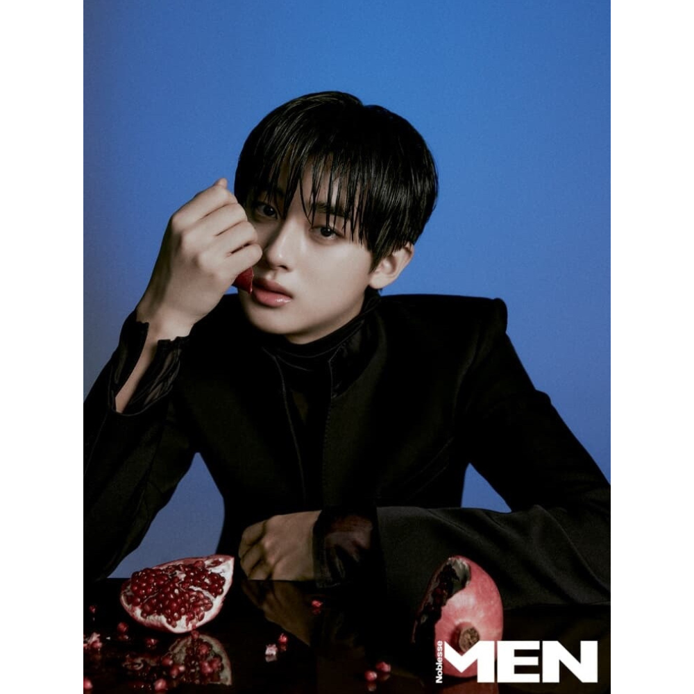 NOBLESSE MEN MAGAZINE - JANUARY 2023 (HYUNJIN&FELIX SKZ INSIDE) (RANDOM VERSION) - LightUpK