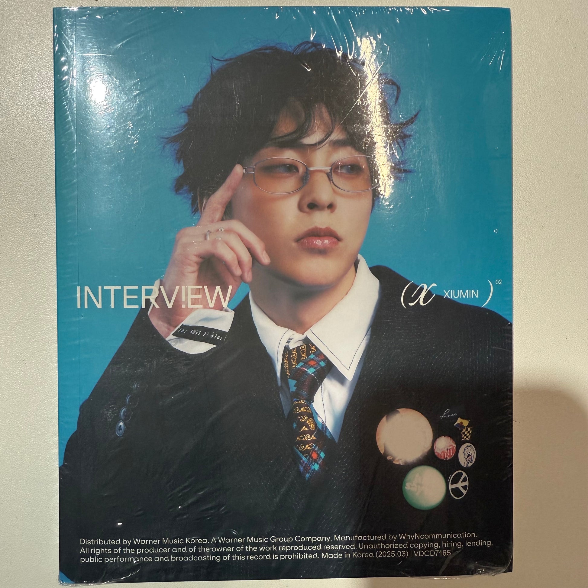 XIUMIN - INTERVIEW X [PHOTOBOOK VER.] (2 VERSIONS) - LightUpK