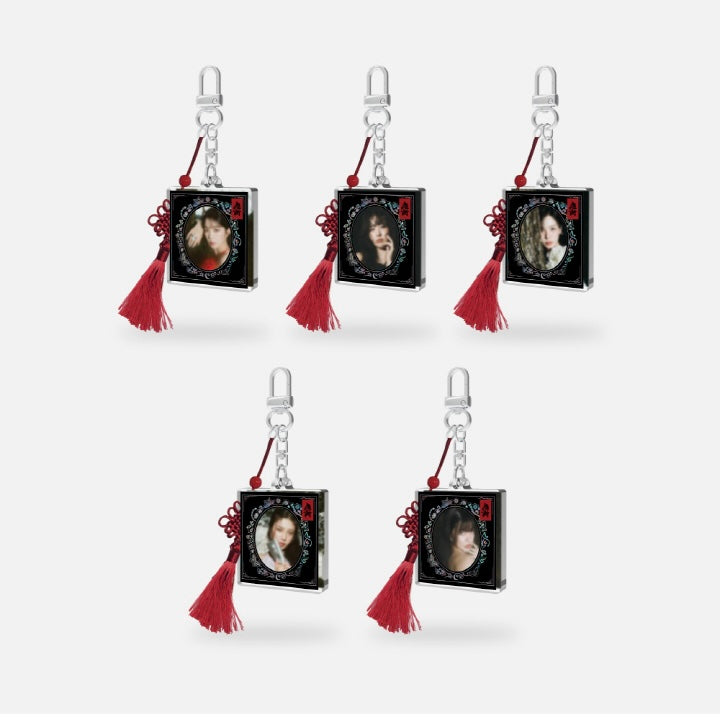 RED VELVET - [BLACK] CHILL KILL - FRAME PHOTO KEYRING (5 VERSIONS) - LightUpK