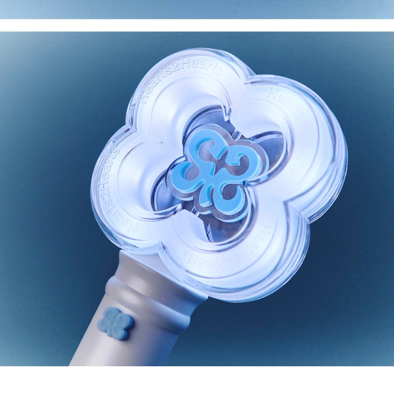 HEARTS2HEARTS - OFFICIAL LIGHTSTICK - LightUpK
