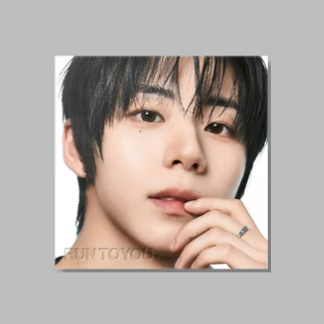 (PRE-ORDER) AHOF - 3RD MINI ALBUM [RUN TO YOU] (DIGIPACK VER.) (10 VERSIONS) RANDOM