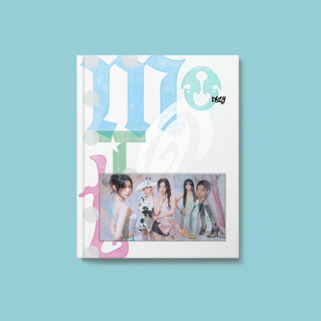 (PRE-ORDER) ITZY - [MOTTO] PHOTOBOOK VER. (3 VERSIONS) RANDOM - LightUpK