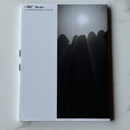 I-DLE - 8TH MINI ALBUM [WE ARE] (3 VERSIONS) - LightUpK