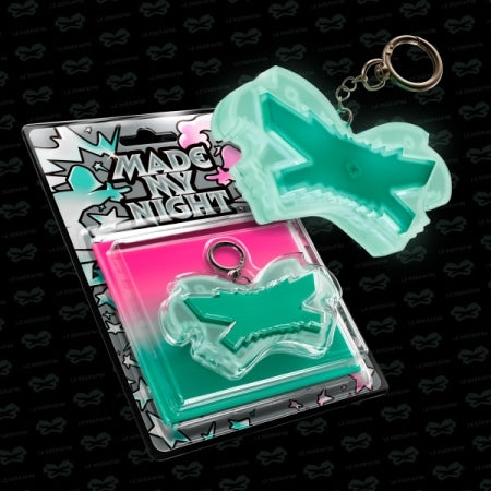 (PRE-ORDER) LE SSERAFIM - 2ND SINGLE ALBUM [MADE MY NIGHT] GLOW CLICKER KEYCHAIN (2 VERSIONS)