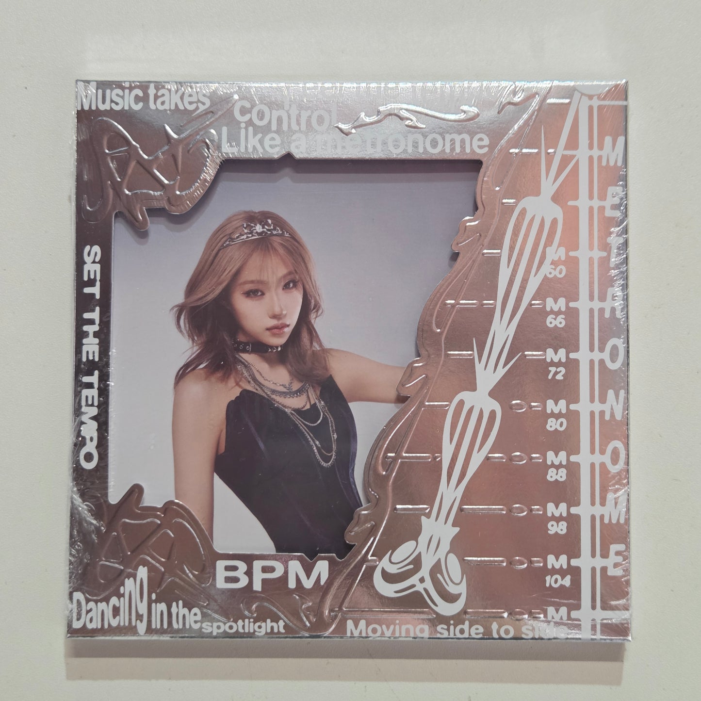 IZNA - 3RD MINI ALBUM [SET THE TEMPO] POSTCARD VER. (6 VERSIONS)